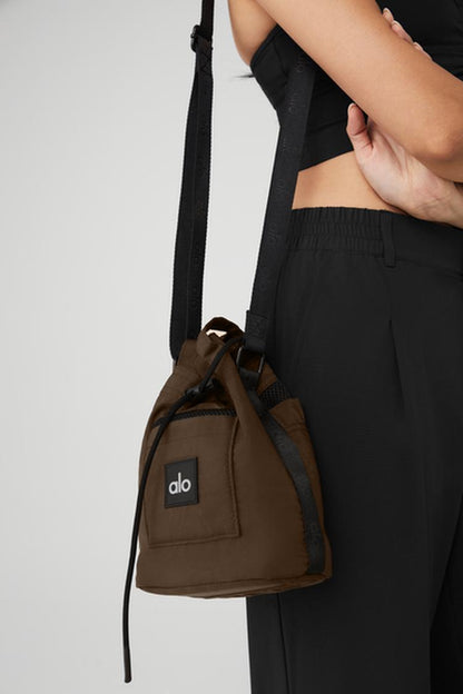 Bucket shoulder bag