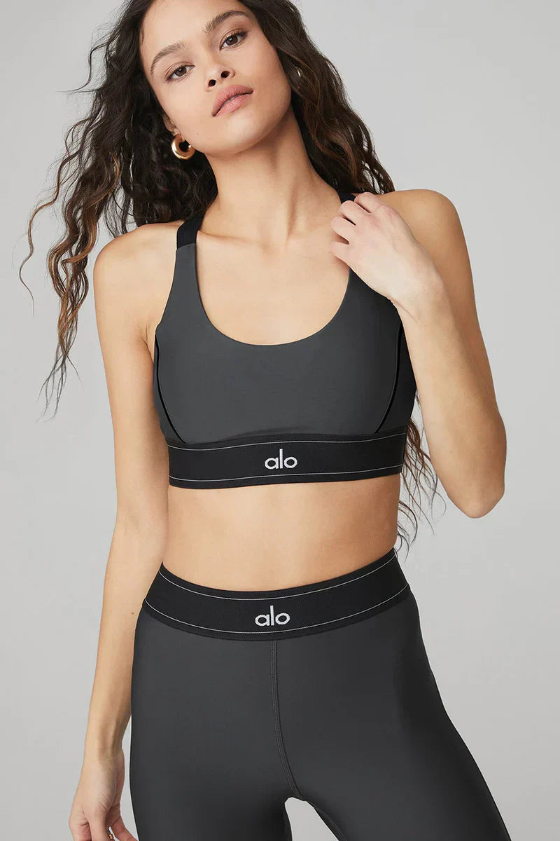 Sports bra + high-waisted leggings  - Airlift Suit Up
