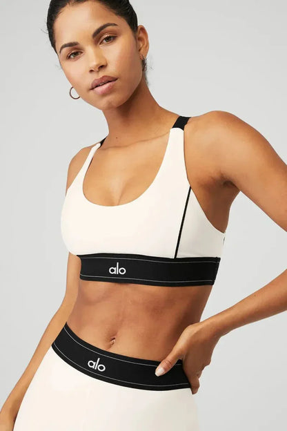 Sports bra + high-waisted leggings  - Airlift Suit Up